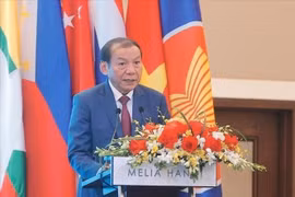 Министр культуры, спорта и туризма Нгуен Ван Хунг выступает. (Фото: ВИА)