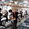 Производственная линия на «умном» заводе Yadea Vietnam с объёмом инвестиций более 100 млн долларов США в промышленной зоне Танхынг провинции Бакнинь. Фото: ВИА.