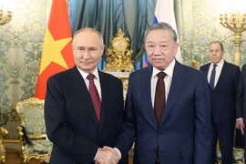 Генеральный секретарь ЦК КПВ То Лам проводит краткую встречу с президентом России Владимиром Путиным в Кремле. (Фото: ВИA)