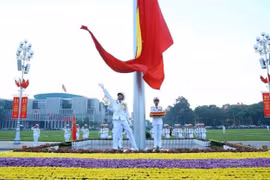 Церемония поднятия флага на площади Бадинь в Ханое (Фото: ВИA)
