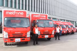 Автопарк Metfone Express на церемонии запуска сервиса. (Фото: ВИА). 