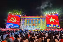 Художественное представление собирает много зрителей (Фото: ВИA)