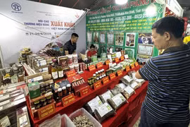 На выставке представлен широкий ассортимент вьетнамской продукции, соответствующей экспортным стандартам. (Фото: ВИA)