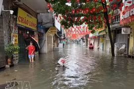 Сильные дожди вызывают масштабные подтопления в Ханое 
