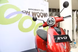 Электрический мотоцикл VinFast Evo, представленный на презентации.** (Фото предоставлено компанией VinFast)