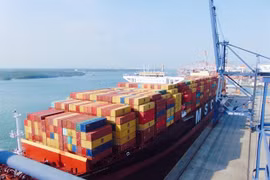 MSC Auriga прибывает в международный терминал SP-SSA, глубоководный порт в провинции Бариа-Вунгтау (фото любезно предоставлено Международным терминалом SP-SSA)