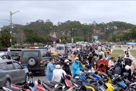 Вид на центральную площадь города Далат в первый день Нового 2022 года. (Фото: ВИА)