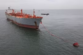 PVGAS Trading успешно перевезла первую партию сжиженных углеводородных газов (СУГ) на плавучий склад в районе якорной стоянки в порту Хайха в северной провинции Тайбинь. (Фото: PV GAS)