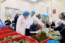 В 2023 году Song Huong Foods также продолжает продвигать экспорт традиционных хлебобулочных изделий. (Фото: haiquanonline.com.vn)