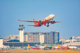 Компания Vietjet благополучно выполнила 133 000 рейсов с 25,3 млн пассажиров на борту, что на 183 % больше, чем в прошлом году, из которых более 7,6 млн совершили международные перелеты. (Фото: Vietjet)