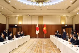 Президент Во Ван Тхыонг выступает на приеме для губернатора префектуры Фукуока Хаттори Сэйтаро. (Фото: ВИA) 