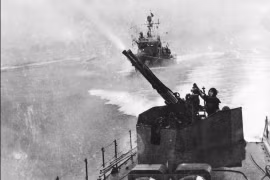 Боевые корабли Народного военно-морского флота Вьетнама отвечают на удар американской авиации в районе Латьчыонг, Тханьхоа, 5 августа 1964 года. Фото: Предоставлено Вьетнамским народным флотом