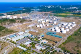 Нефтеперерабатывающий завод Зунгкуат способствовал продолжению роста Petrovietnam в первые пять месяцев 2024 года. (Фото: ВИA)