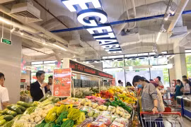 Покупатели в супермаркете Winmart. (Фото: ВИA)
