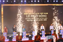 Vietnam Airlines и VITA 16 мая запустили программу, направленную на повышение спроса на внутренние перевозки до конца 2020 года. (Фото: Лаодонг)