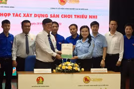 На церемонии подписания (Фото: ВИА) 