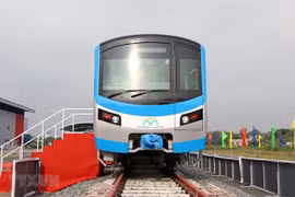 Первый трехвагонный поезд для линии метро Хошимина между рынком Бентхань в районе 1 и тематическим парком Суойтянь в районе 9 (Фото: ВИА)