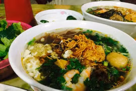 Крабовая лапша «баньда-куа» – прекрасный деликатес Хайфона. (Фото: Vietnam+)