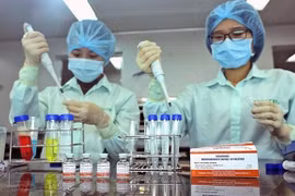 Вьетнам разработал вакцину Nanocovax (на фото), другие вакцины против COVID-19 исследуются. (Фото: ВИА)
