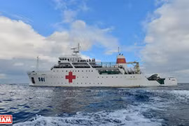 Военно-медицинское корабль 561, находящееся на вооружении 4-го округа ВМС, считается одним из самых современных кораблей-госпиталей в Юго-Восточной Азии.