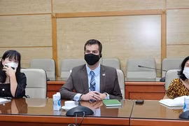 США обещают и дальше поддерживать Вьетнам в борьбе с COVID-19 (Фото: Vietnam+)