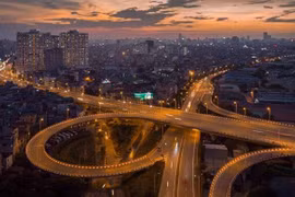 Мост Виньтюи имеет протяженность основной трассы 5.800 м, ширину 19 метров. (Фото: ВИА)