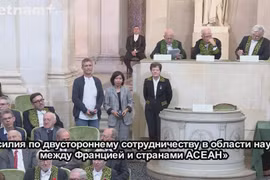 Французская академия вручила награды двум вьетнамским учёным