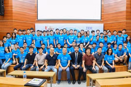 Коллектив отделения компании IBM во Вьетнаме. (Фото: Корр./Vietnam+)