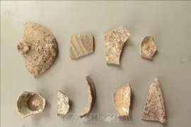 Керамические изделия династий Ле и Мак, найденные археологами (Фото: ВИА)