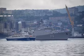 Вьетнамское судно 016- Куанг Чунг на параде в честь Дня ВМФ во Владивостоке 25 июля (Фото: ВИА) 