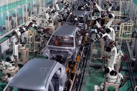 Линия сварки роботизированных шин на заводе THACO MAZDA Automobile Manufacturing Company Limited в открытой экономической зоне Тьюлай (пров. Куангнам). (Фото: ВИА)