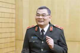 Генерал-майор То Ан Хо, пресс-секретарь Министерства общественной безопасности дает интерьвю ВИА. (Фото: ВИА)