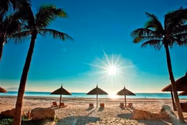 На пляже в Фукуоке. (Фото: https://vinaphuquoc.com/)