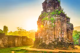 Памятник в святилище Мишон (Фото: vietnamtravelmart.com.vn)