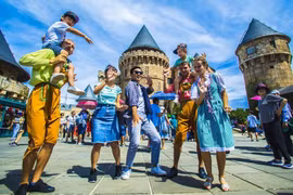 Международные туристы в Ba Na Hills. (Фото: Sun World)