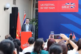 Посол Великобритании Иэн Фрю выступает на пресс-конференции 6 сентября, чтобы сообщить о предстоящем фестивале Великобритании во Вьетнаме. (Фото: ВИА) 