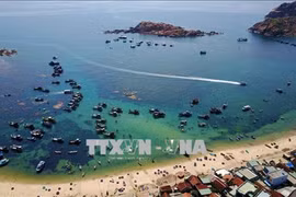 Вид на пляж Куйньон, провинция Биньдинь (Фото: ВИA)