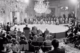 На подписании Парижских мирных соглашений в Париже 27 января 1973 года. (Фото: ВИА) 