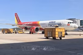 Самолет Vietjet Air в международном аэропорту Камрань (Фото: ВИА) 