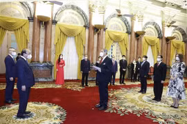Президент принял верительные грамоты посла Мексики Алехандро Негрина Муньоса. (Фото: ВИА)