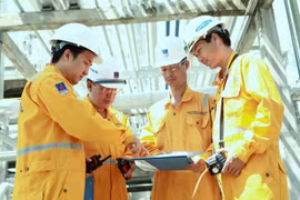 Инженеры PetroVietnam прилагают все усилия, чтобы выполнить поставленную задачу. (Фото: PetroVietnam)