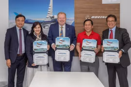 Руководители Vietjet и Boeing подписали соглашение на международном авиасалоне в Фарнборо 2022. (Источник: Vietjetair.com)