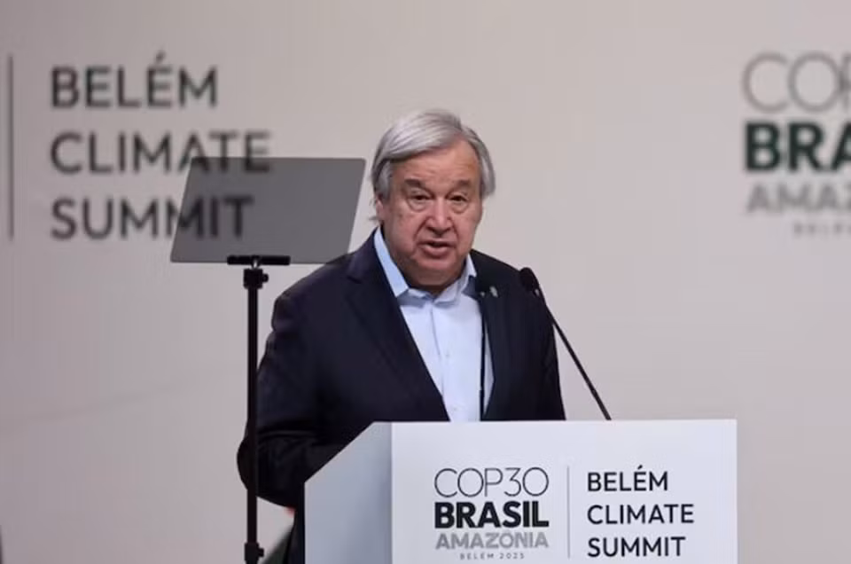 6 ноября 2025 года президент Бразилии Луис Инасиу Лула да Силва открыл климатическую конференцию в Белене с участием представителей 153 стран и организаций в преддверии 30-й Конференции сторон Рамочной конвенции ООН об изменении климата (СОР30). На фото: Генеральный секретарь ООН Антониу Гутерриш выступает на климатической конференции в Белене, Бразилия, 6 ноября 2025 года. (Фото: Reuters/ВИА)