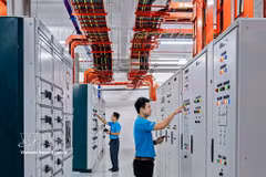 Центр обработки данных (IDC) Вьетнамской корпорации почт и телекоммуникаций (VNPT) в высокотехнологичном парке Хоалак является крупнейшим во Вьетнаме, оснащен самым современным технологическим оборудованием и полностью соответствует международным техническим стандартам (Фото: ВИА)