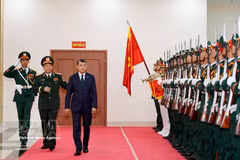 Премьер-министр Ле Минь Хынг принял участие в церемонии открытия нового 2026–2027 учебного года в Академии национальной обороны (Фото: ВИА)