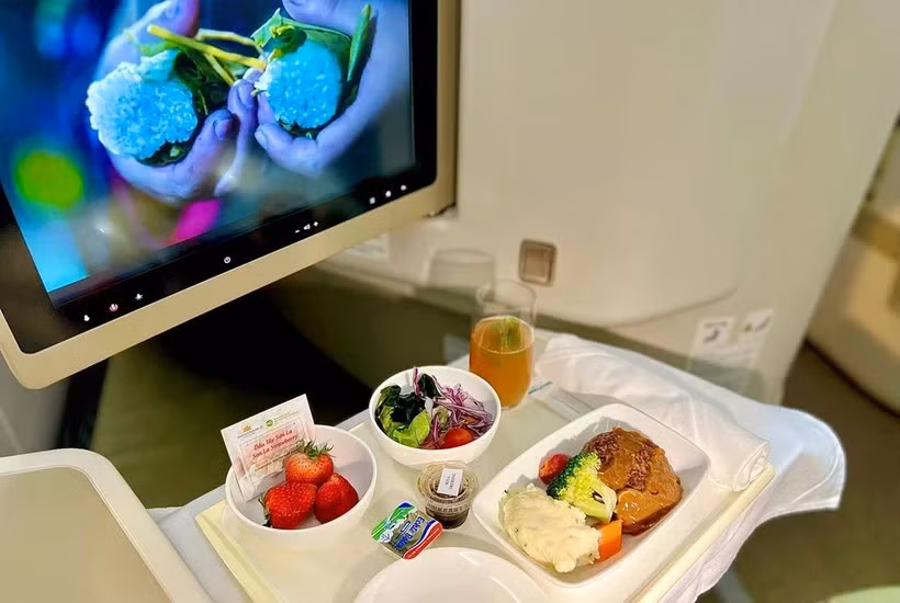Бортовой обед с местными кулинарными изысками от Vietnam Airlines. (Фото: ВИA)