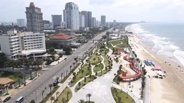 Вид на пляж Байшау в районе Вунгтау города Хошимина (Фото: ВИA) 