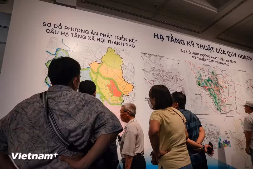 Карты пространственного развития городской территории и общегородской технической инфраструктуры, а также карты землепользования в городских и функциональных зонах. Фото: Vietnam+.