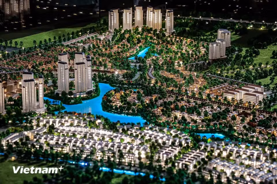 Макеты ряда знаковых городских проектов. Фото: Vietnam+.