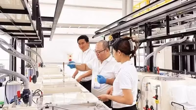 Производственная линия японской компании Onaga Co., Ltd. в HANSSIP. (Фото: nhandan.vn) 